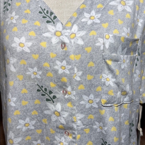 New! ED Ellen Degeneres Short Sleeve Notch Pajamas Gray Floral size Medium Soft - Picture 4 of 10